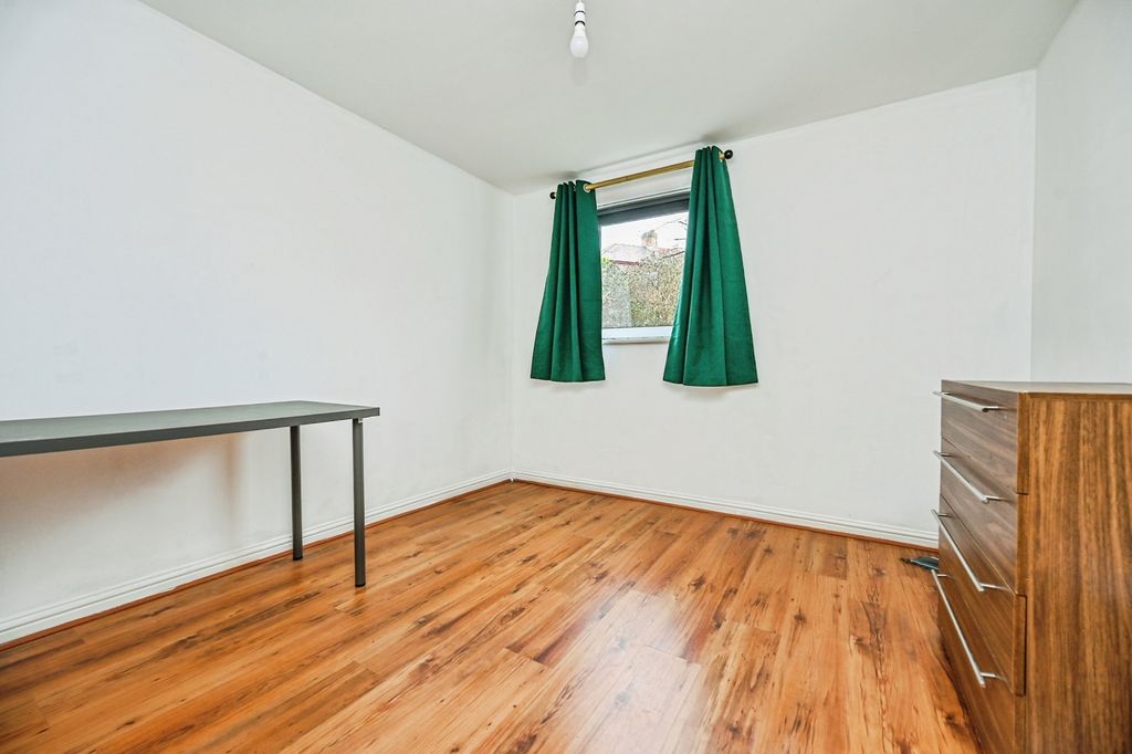 Property photo 3 of 16 Pbox-Img.Jpg