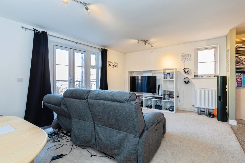 Property photo 3 of 17 Photo