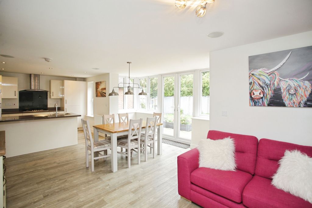 Property photo 2 of 15 Living / Dining Room