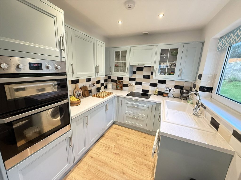 Property photo 2 of 14 Picture No. 13