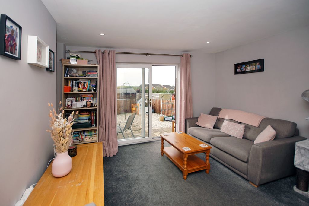 Property photo 3 of 15