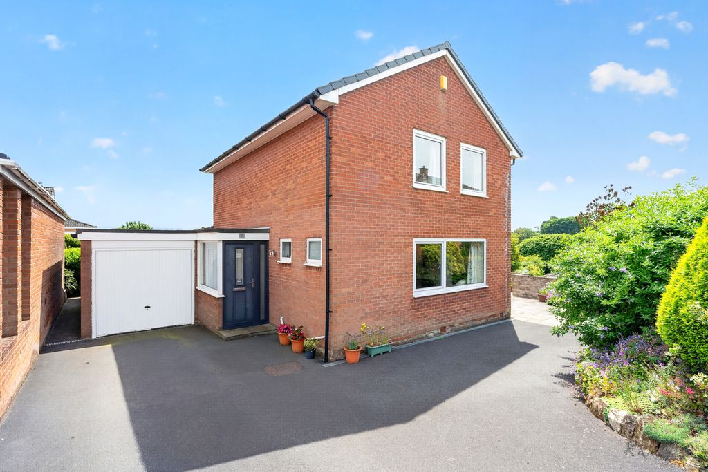 Property photo 1 of 15 Outside