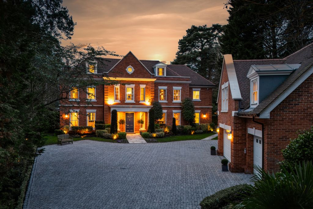 Property photo 1 of 30