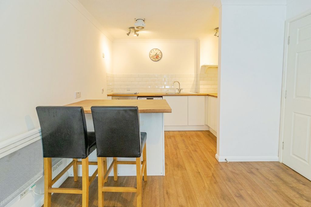 Property photo 3 of 10