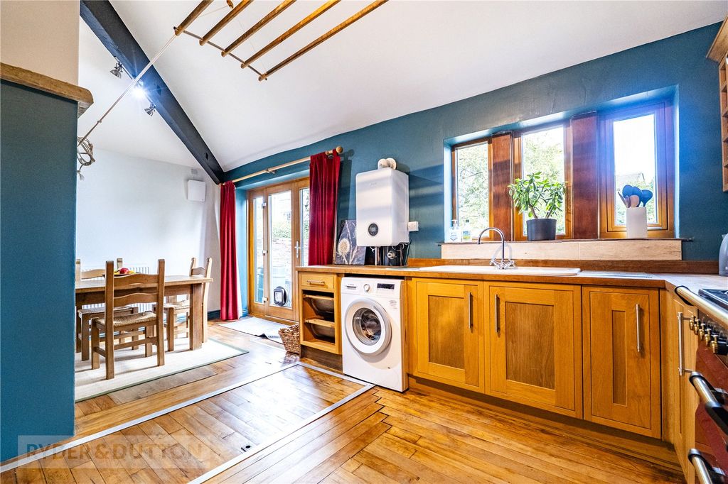 Property photo 3 of 19 Kitchen/Diner
