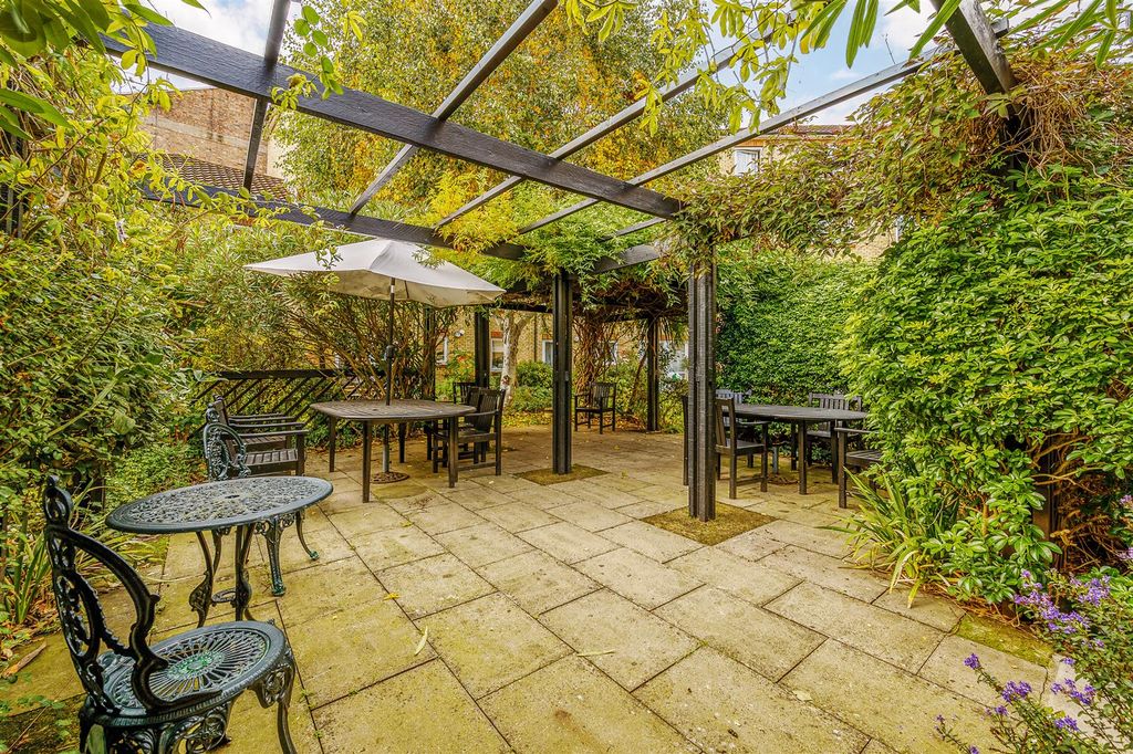 Property photo 2 of 13 Flat 3 - Homecross House-9.Jpg