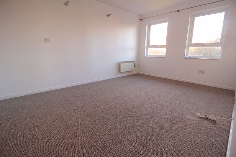 Property photo 3 of 6 Photo 7