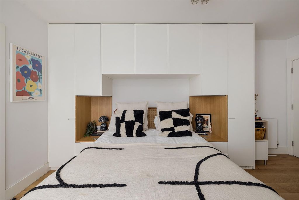 Property photo 3 of 31 Queensdown Road, E5