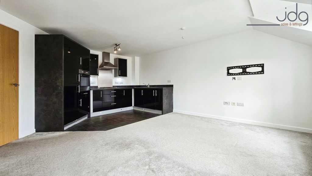Property photo 2 of 11 Modern Open Plan Living