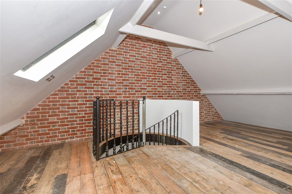 Property photo 2 of 13 Bedroom 1