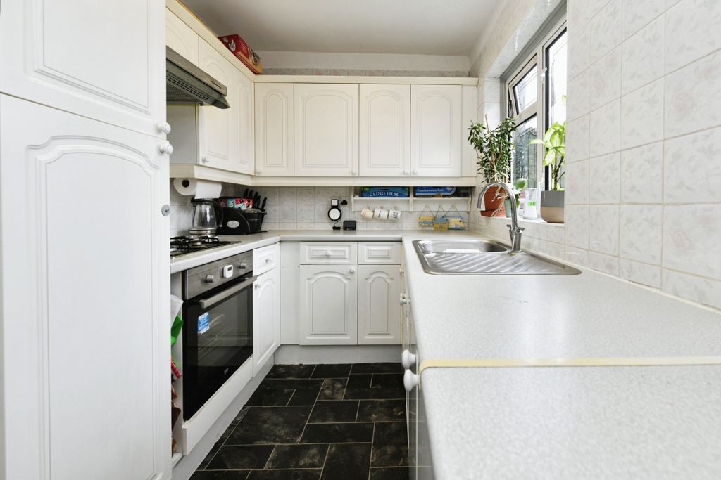 Property photo 2 of 16 Internal