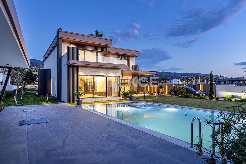 Property photo 1 of 25