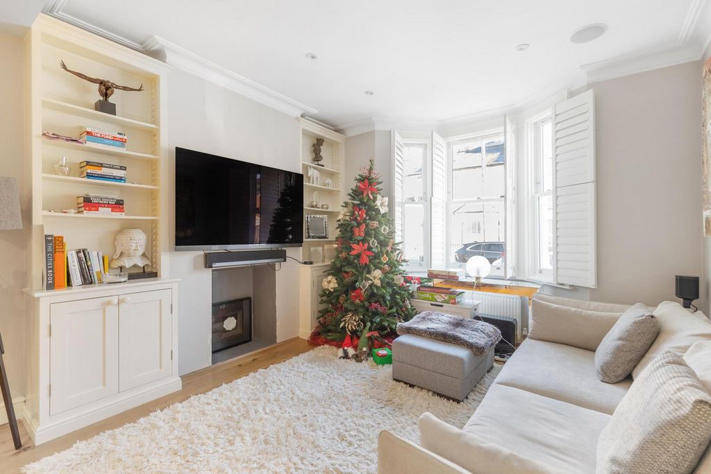 Property photo 2 of 17