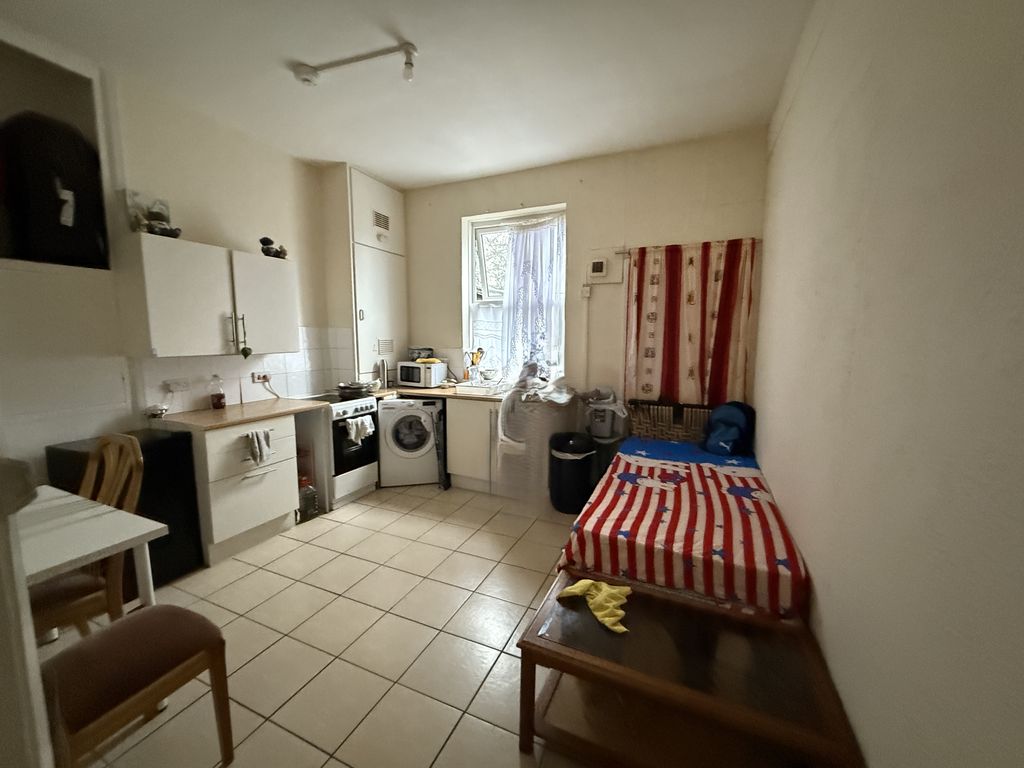 Property photo 3 of 4