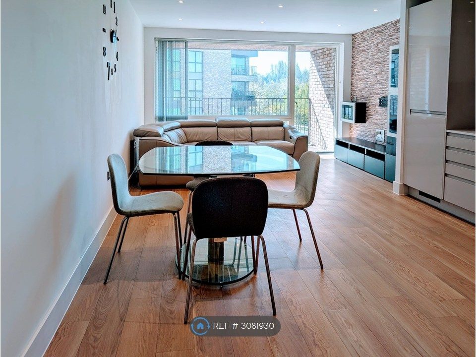 Property photo 2 of 19 Living/Dining