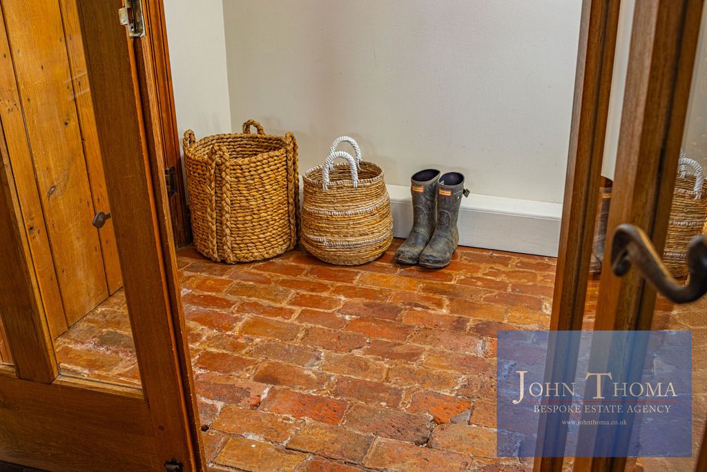Additional image 22 of 6 bed property to rentMarshalls Barn, Woodside, Epping CM16