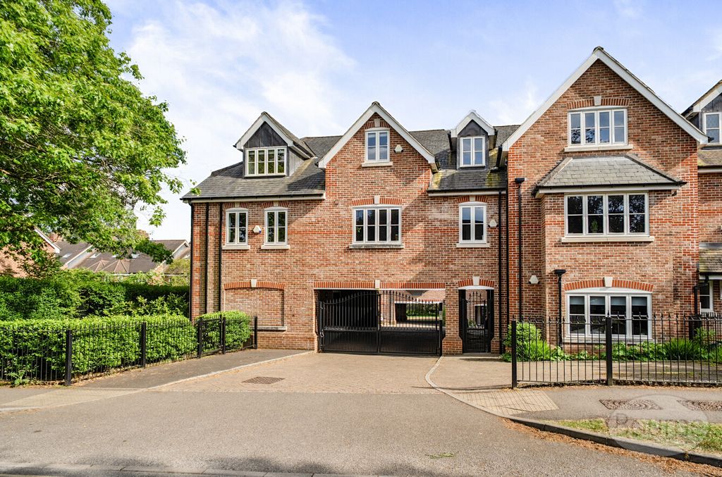 Property photo 1 of 17 411Cf152-d808-424...