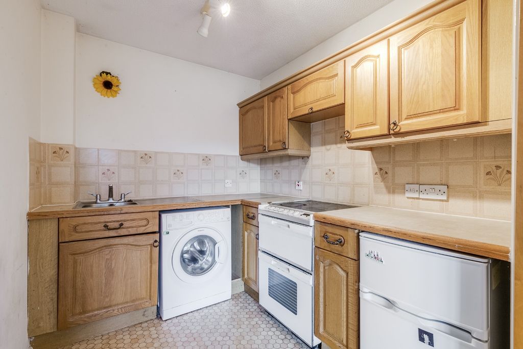 Property photo 3 of 15 4563422