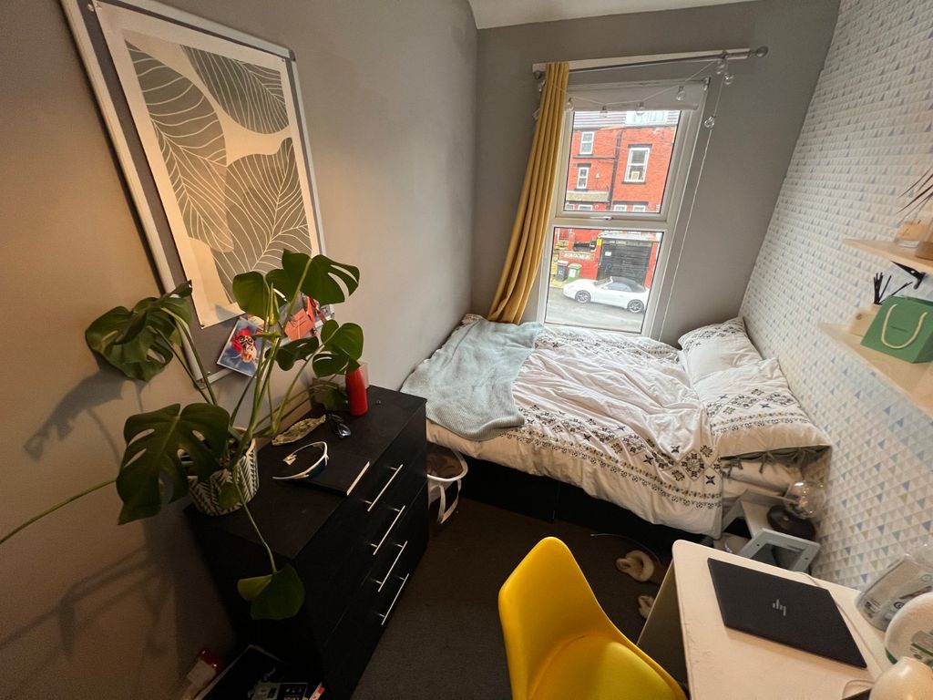 Property photo 1 of 6 Picture No. 05