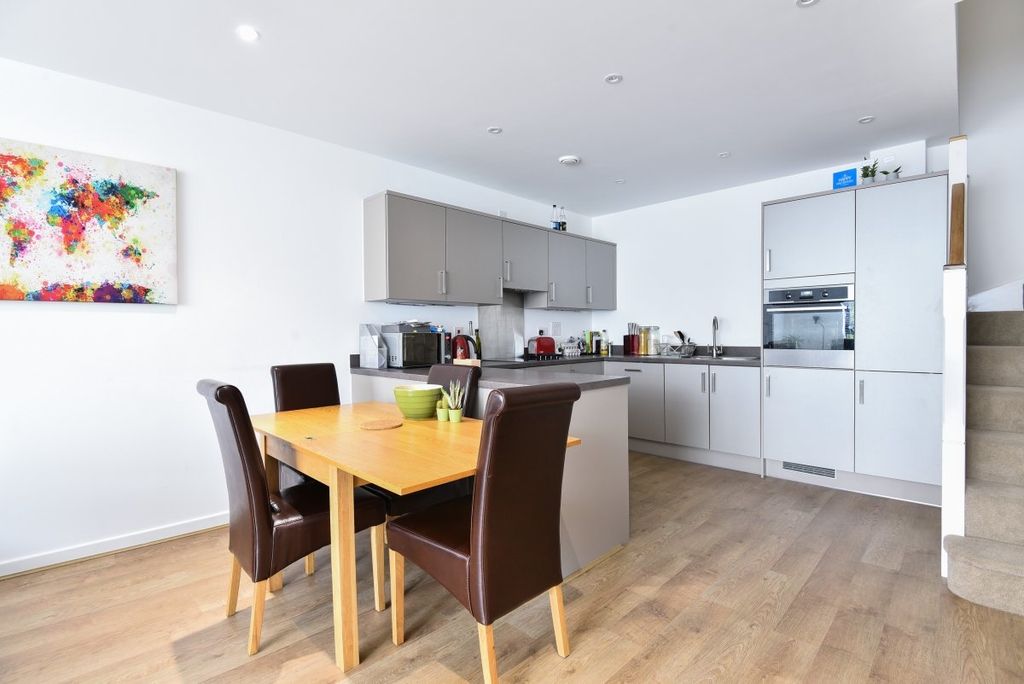 Property photo 1 of 6 Kitchen