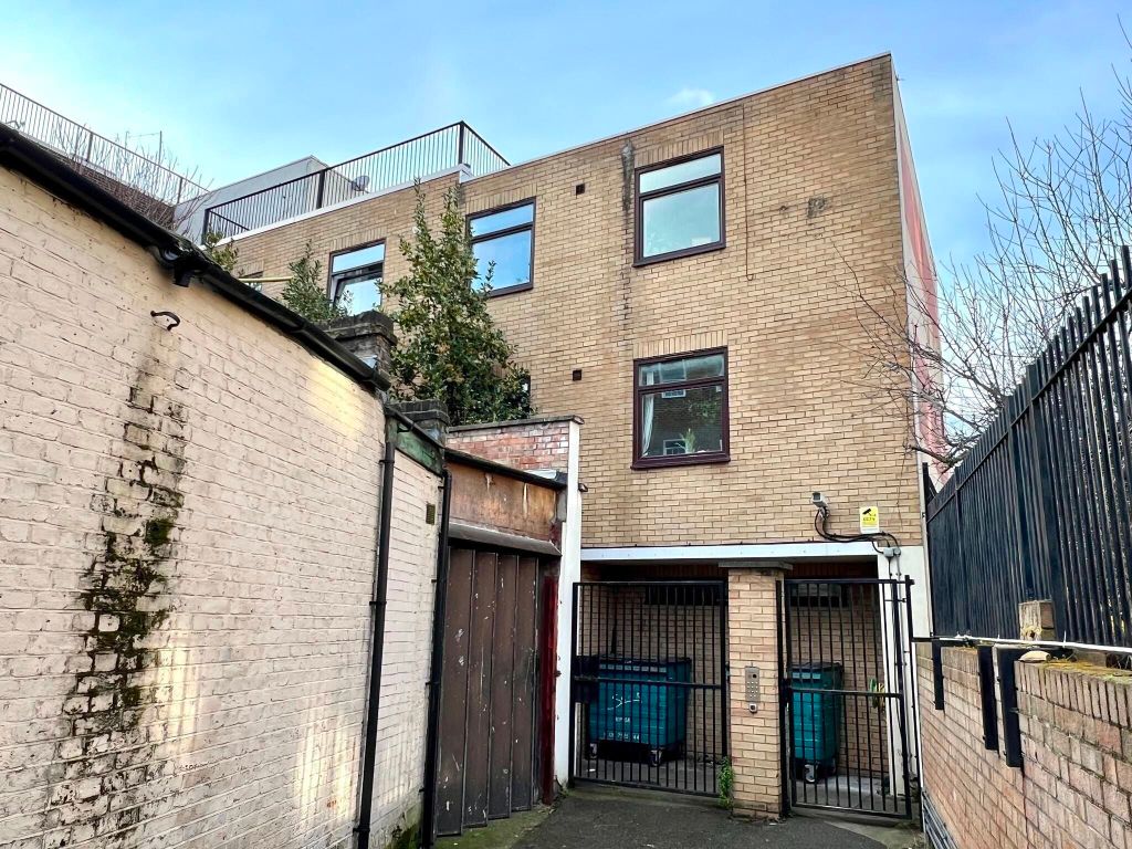 Property photo 3 of 8