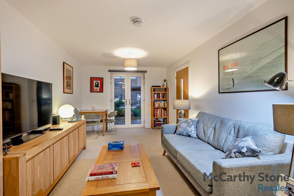 Property photo 3 of 27 8634100-Interior13-800.Jpg