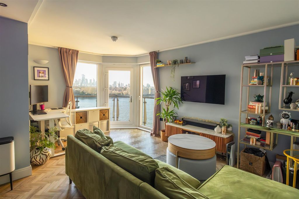 Property photo 1 of 15 50_Seacon_Tower-3.Jpg