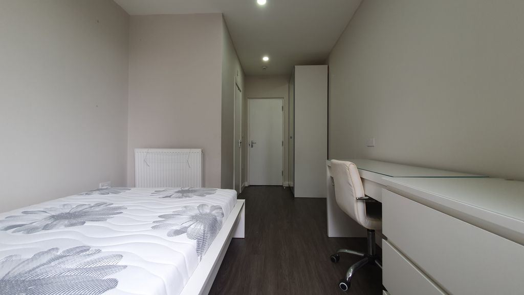 Property photo 1 of 11 Student Room To Rent