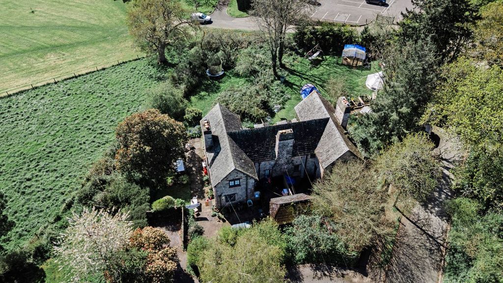 Property photo 2 of 13