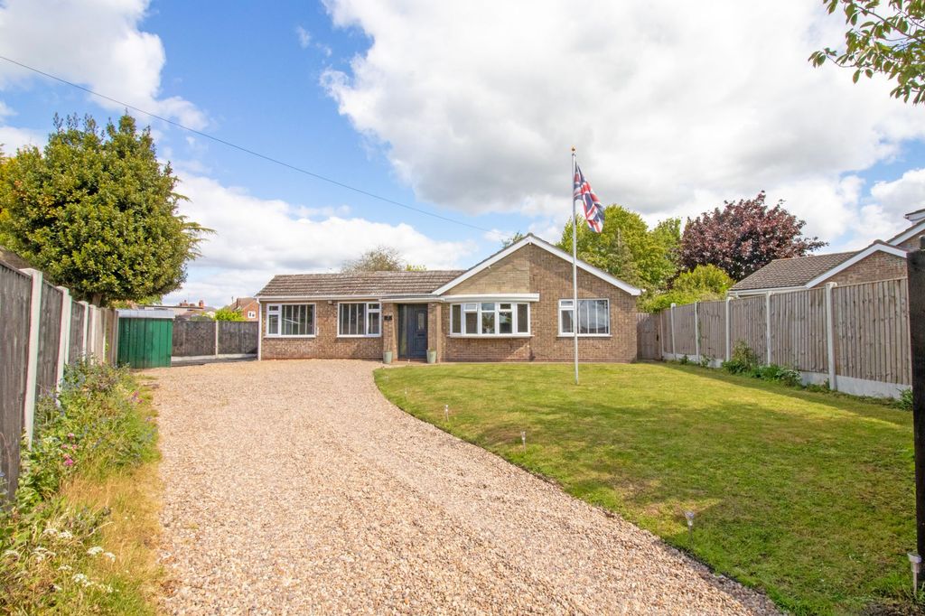 Property photo 2 of 27