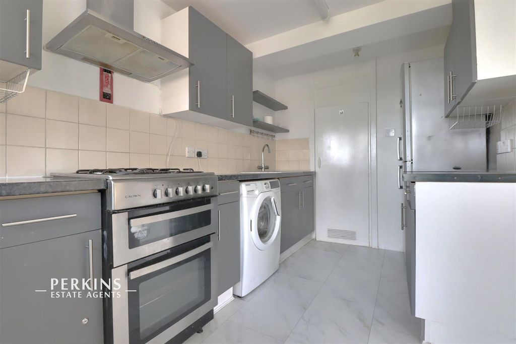 Property photo 1 of 5 Kitchen.Jpg