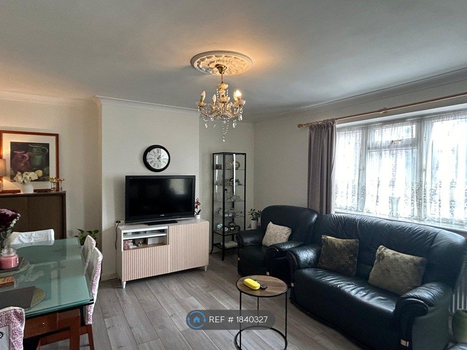 Property photo 3 of 9 Tv Lounge