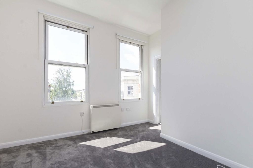 Property photo 1 of 4