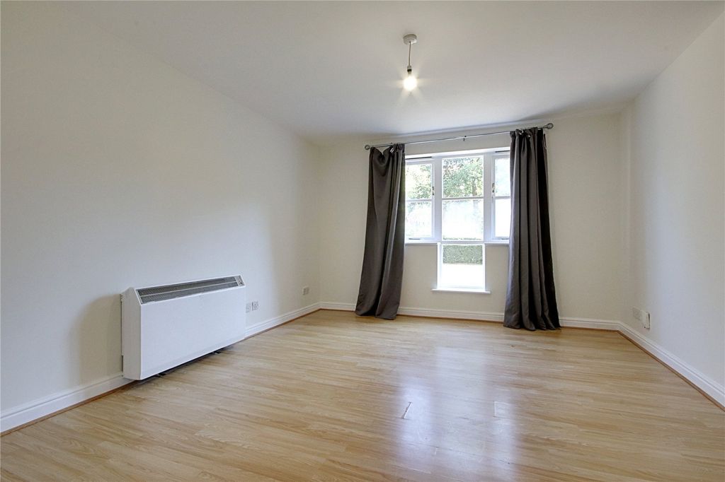 Property photo 3 of 16 Picture No. 06