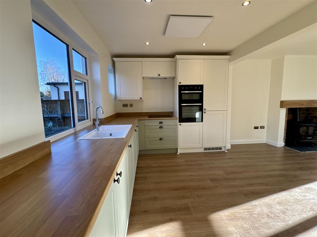 Property photo 3 of 15 Dji_20260102_125053_458.Jpeg