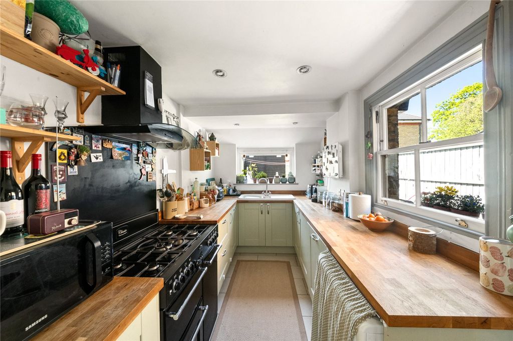 Property photo 2 of 17 Picture No. 13