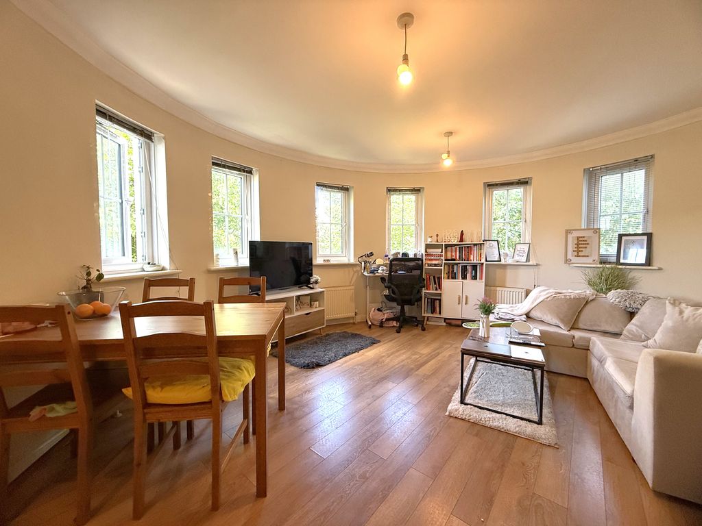 Property photo 2 of 9