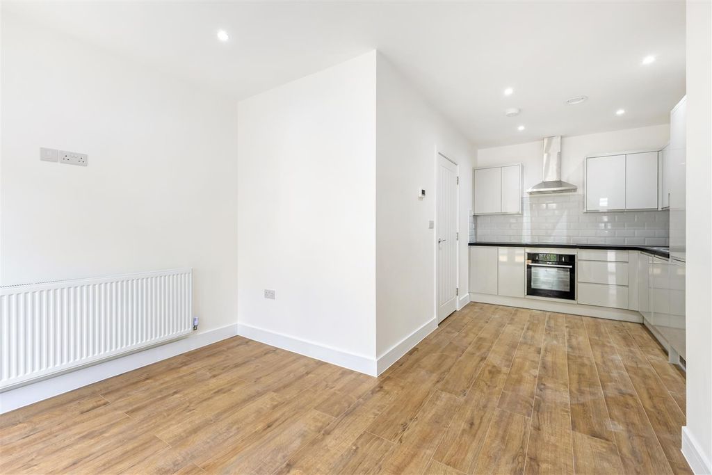 Property photo 3 of 6 114534_Flat 5 8 Coulsdon Road (7).Jpg