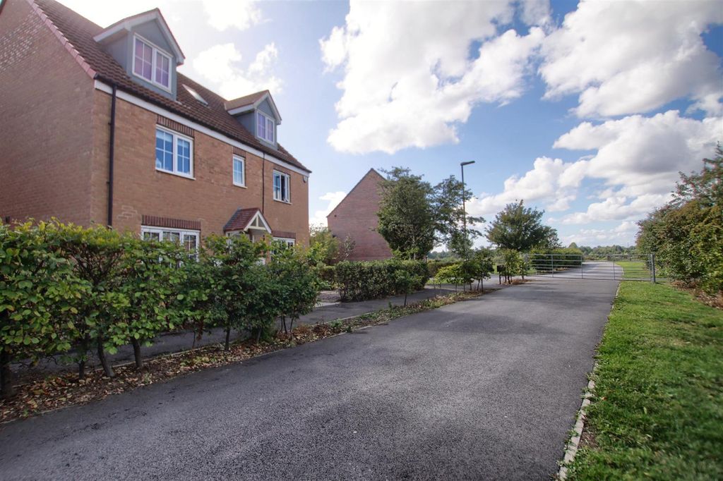Property photo 1 of 17 Gv1.Jpg