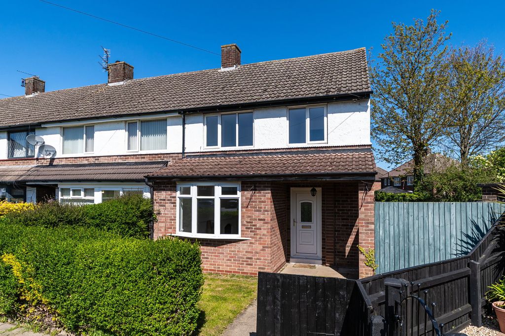 Property photo 1 of 17