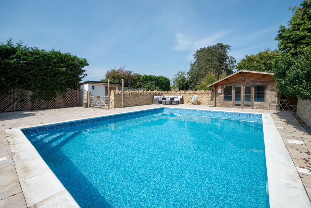 Property photo 3 of 35 Image