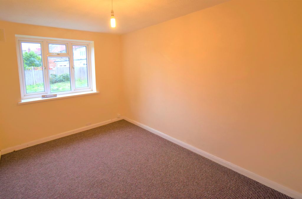 Property photo 3 of 5 Bedroom 1