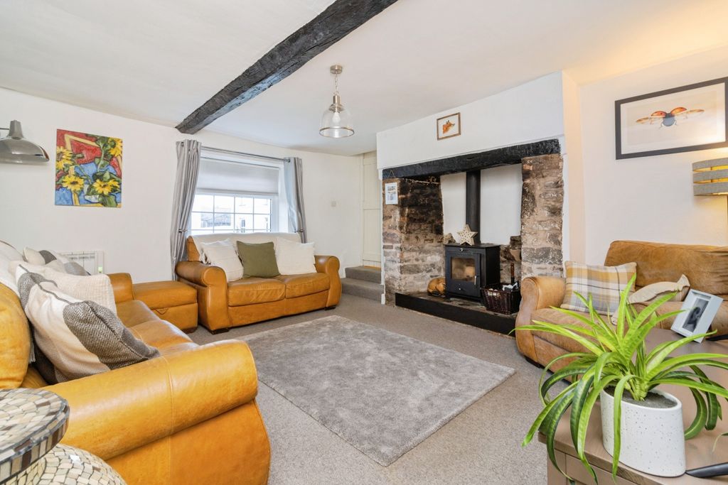 Property photo 2 of 20 Sitting Room 1