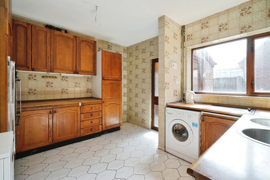 Property photo 2 of 19 Pbox-Img.Jpg