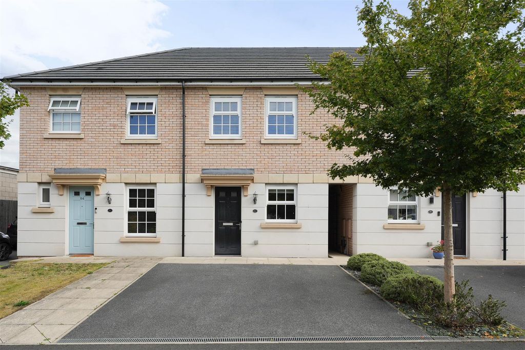 Property photo 1 of 13 External