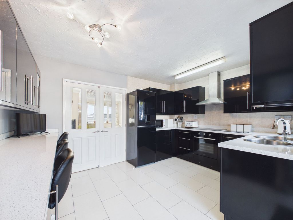 Property photo 3 of 27