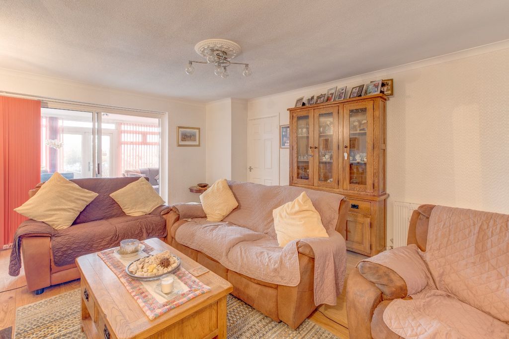 Property photo 3 of 15 Picture No. 12