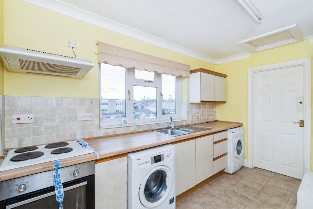 Property photo 3 of 14