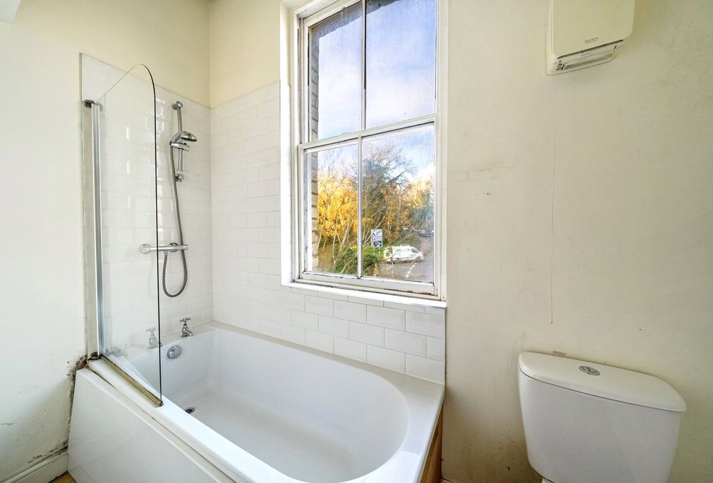 Property photo 3 of 10 Picture No. 05