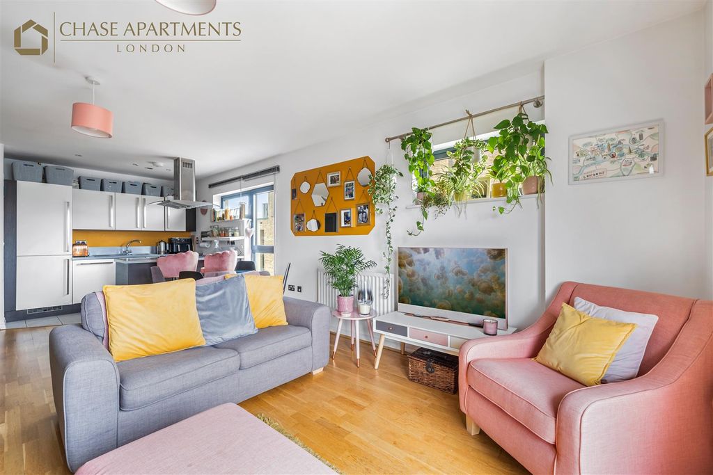 Property photo 3 of 12